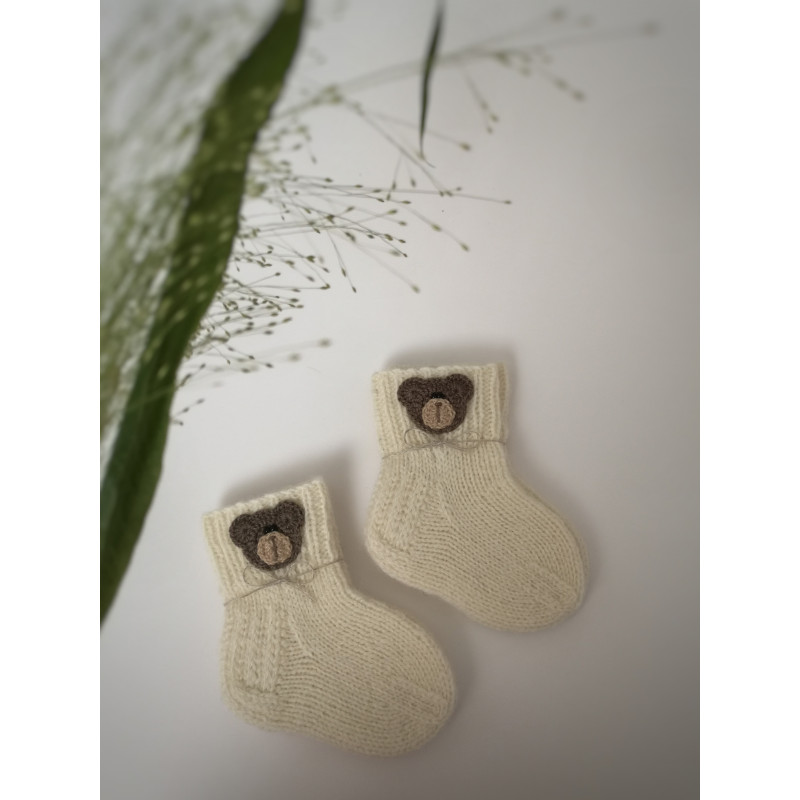 Personalizuotos natūralios vilnos pirmosios kojinytės „Meškutė“